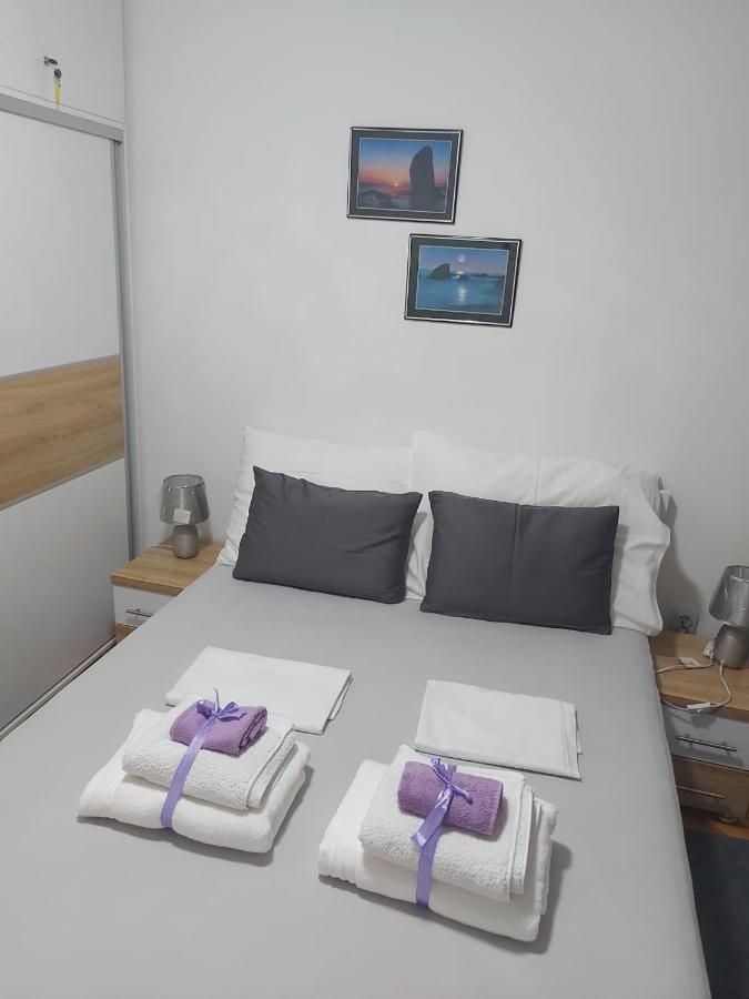Apartments Sara สลาทิเน ภายนอก รูปภาพ
