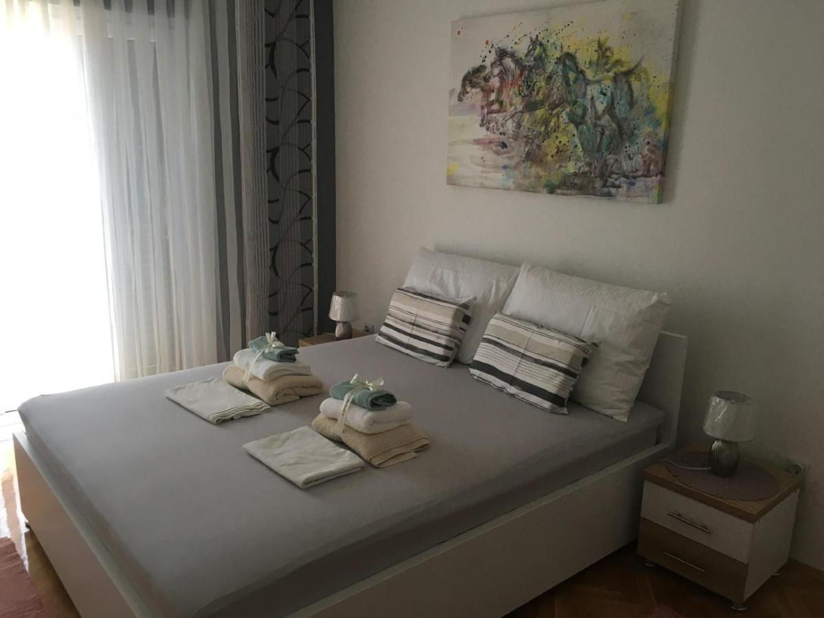 Apartments Sara สลาทิเน ภายนอก รูปภาพ