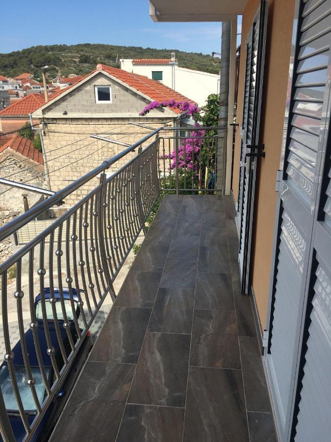 Apartments Sara สลาทิเน ภายนอก รูปภาพ